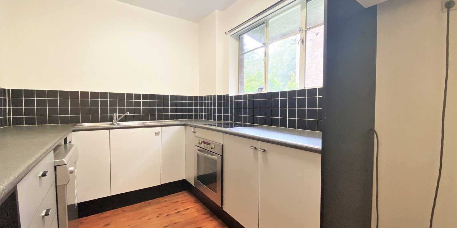 8/18A Ewart Street Marrickville