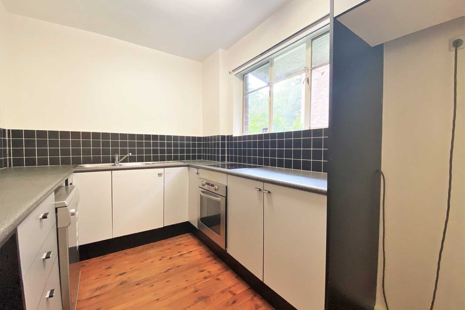 8/18A Ewart Street Marrickville