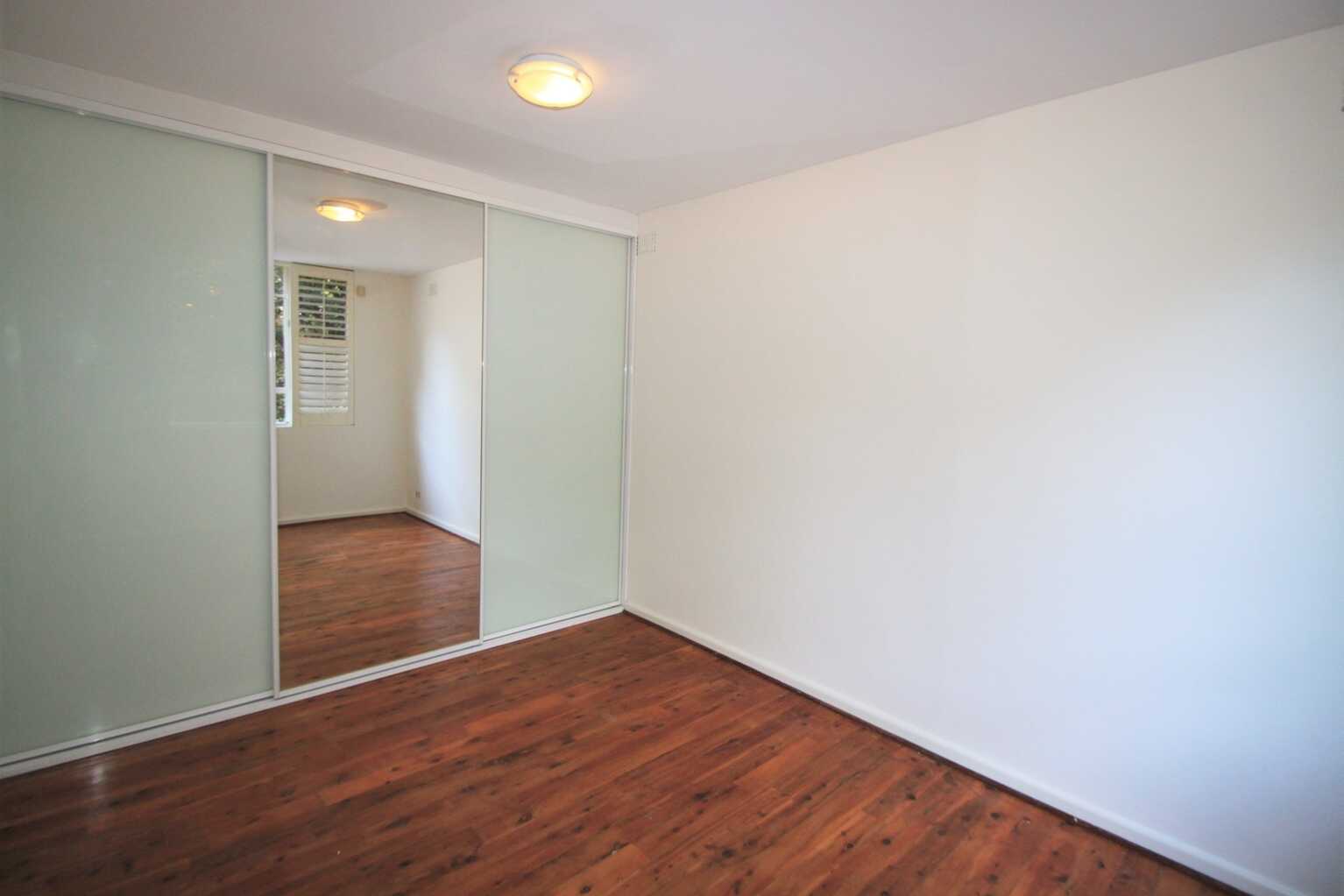 8/18A Ewart Street Marrickville