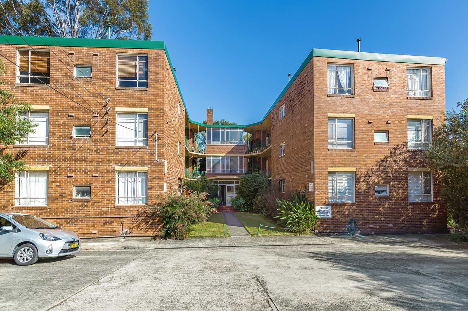 8/18A Ewart Street Marrickville