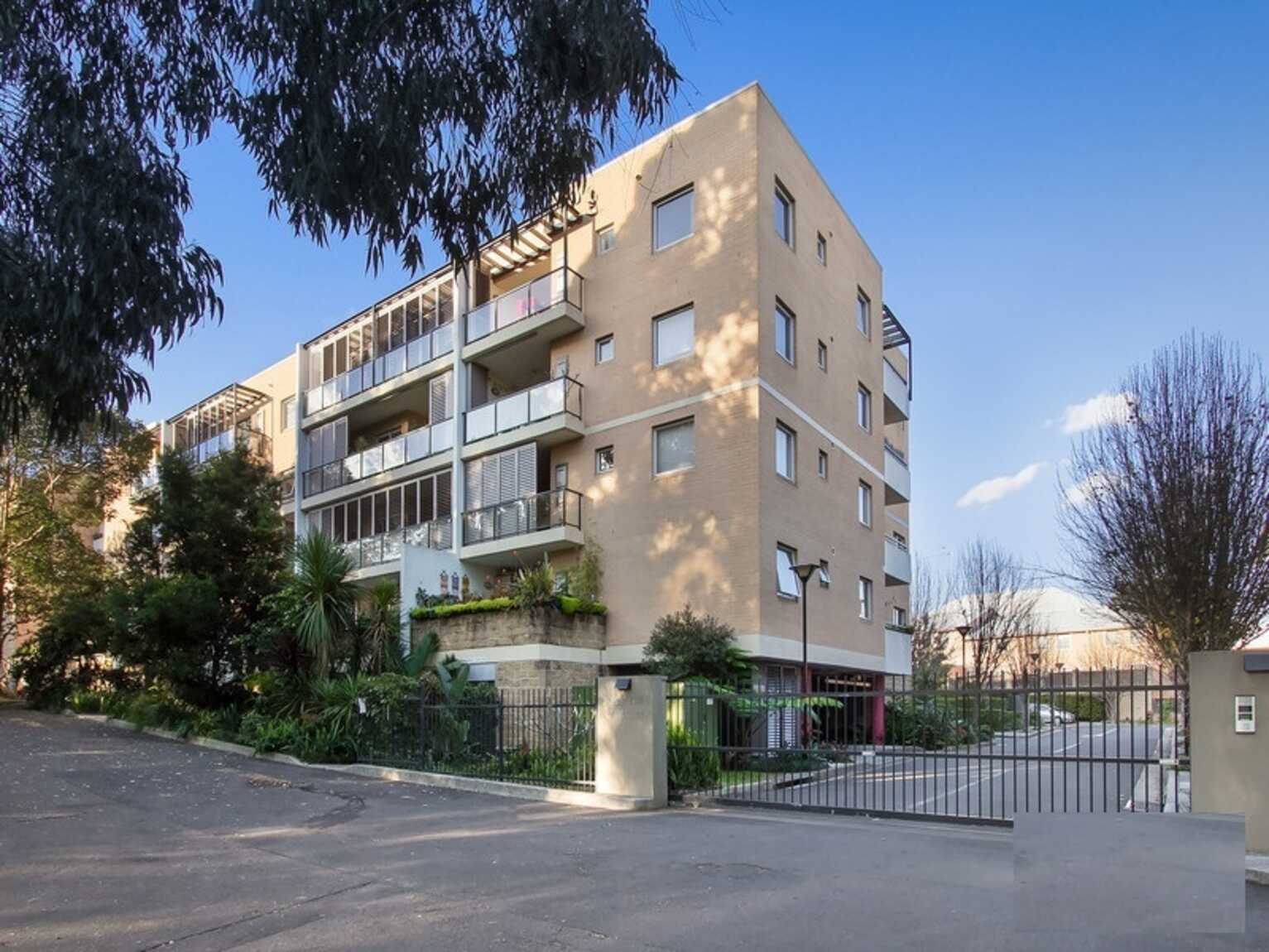 71/20 Close Street Canterbury