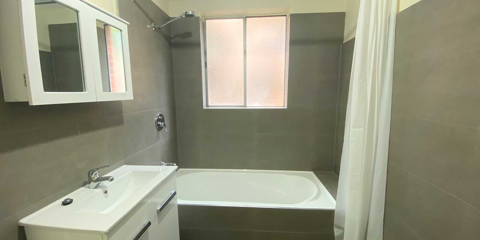 2/65 Duke Street Campsie