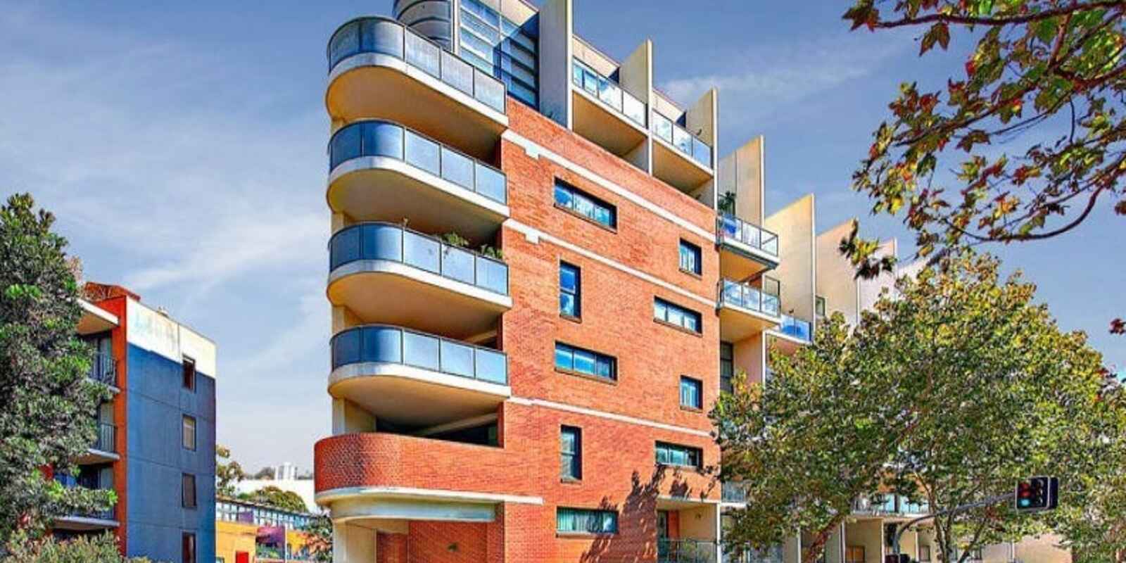 202E/138 Carillon Avenue Newtown