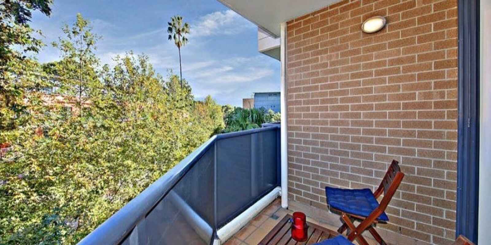 202E/138 Carillon Avenue Newtown