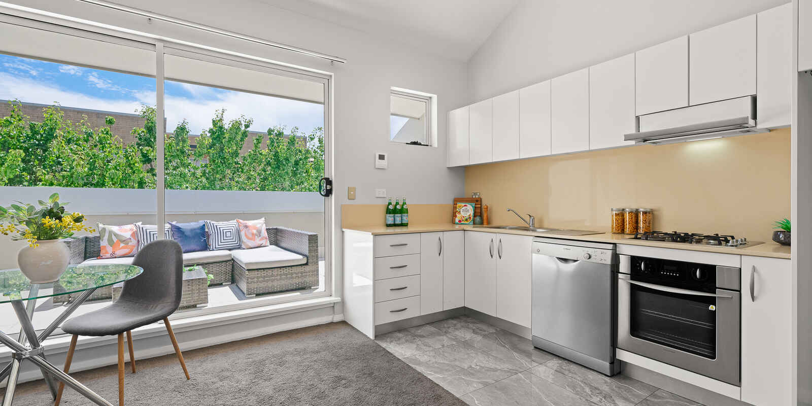 16/20 Close Street Canterbury