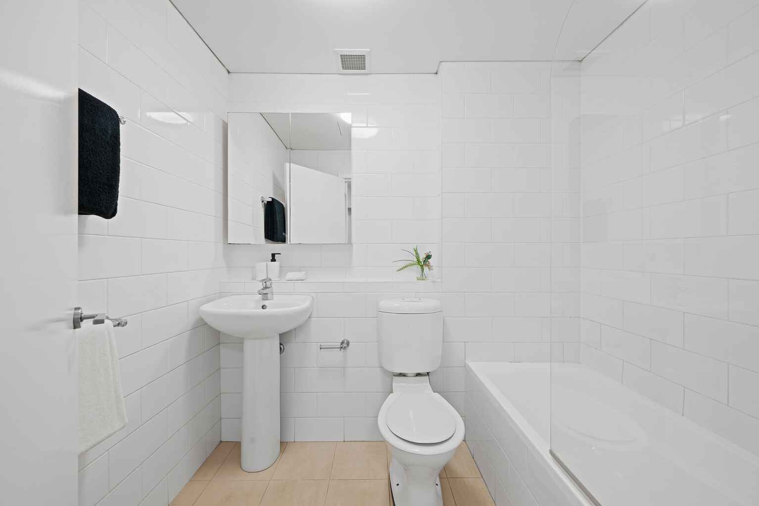 16/20 Close Street Canterbury