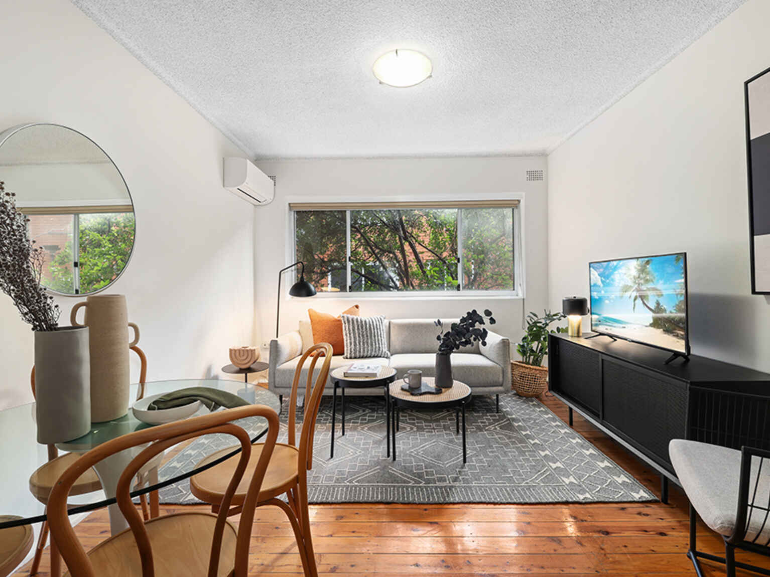 1/13 Dibbs Street Canterbury