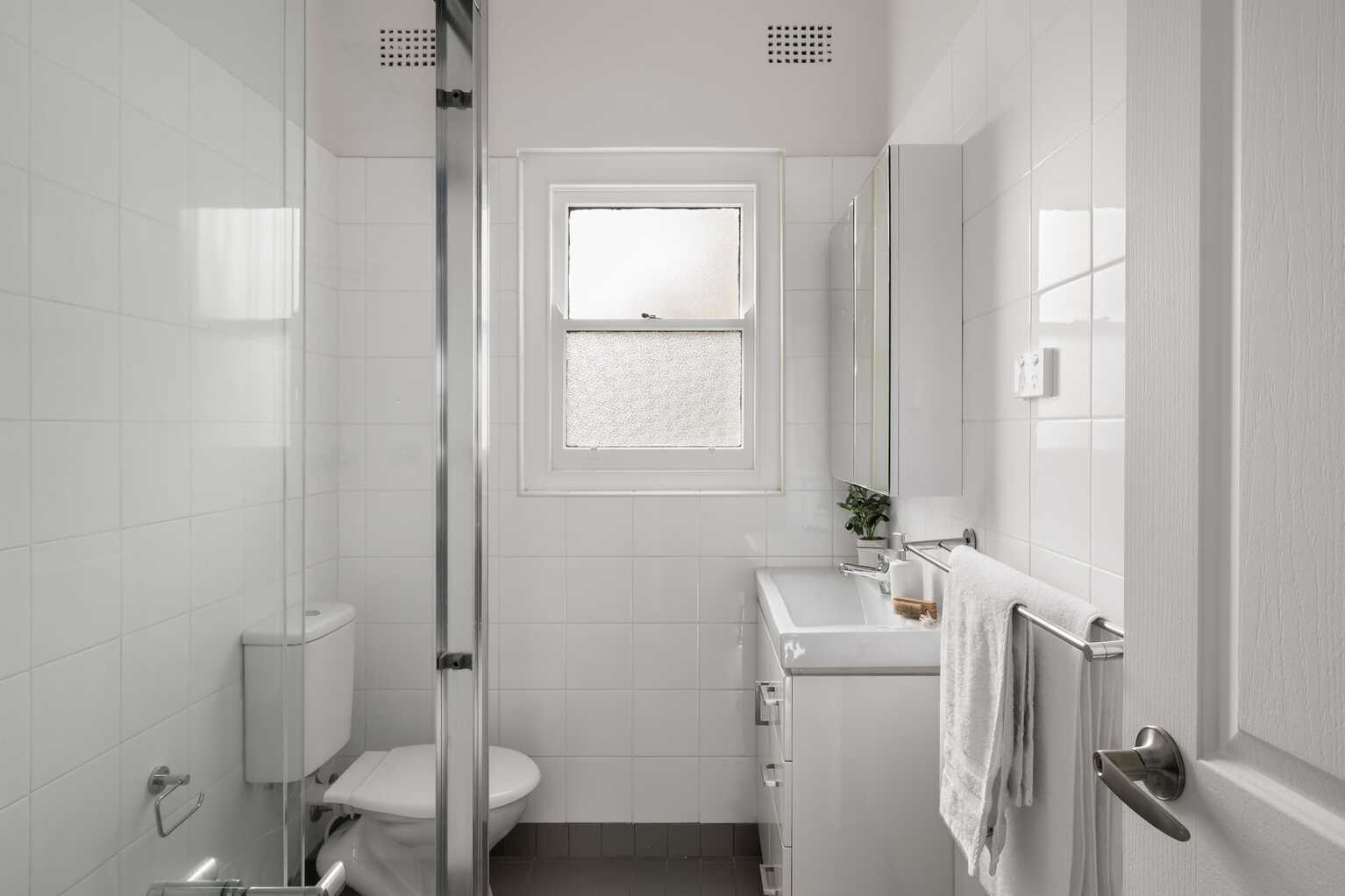 4/52 Henson Street Summer Hill