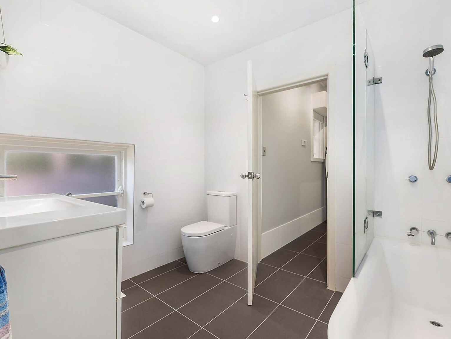 2/34 Forest Road Arncliffe