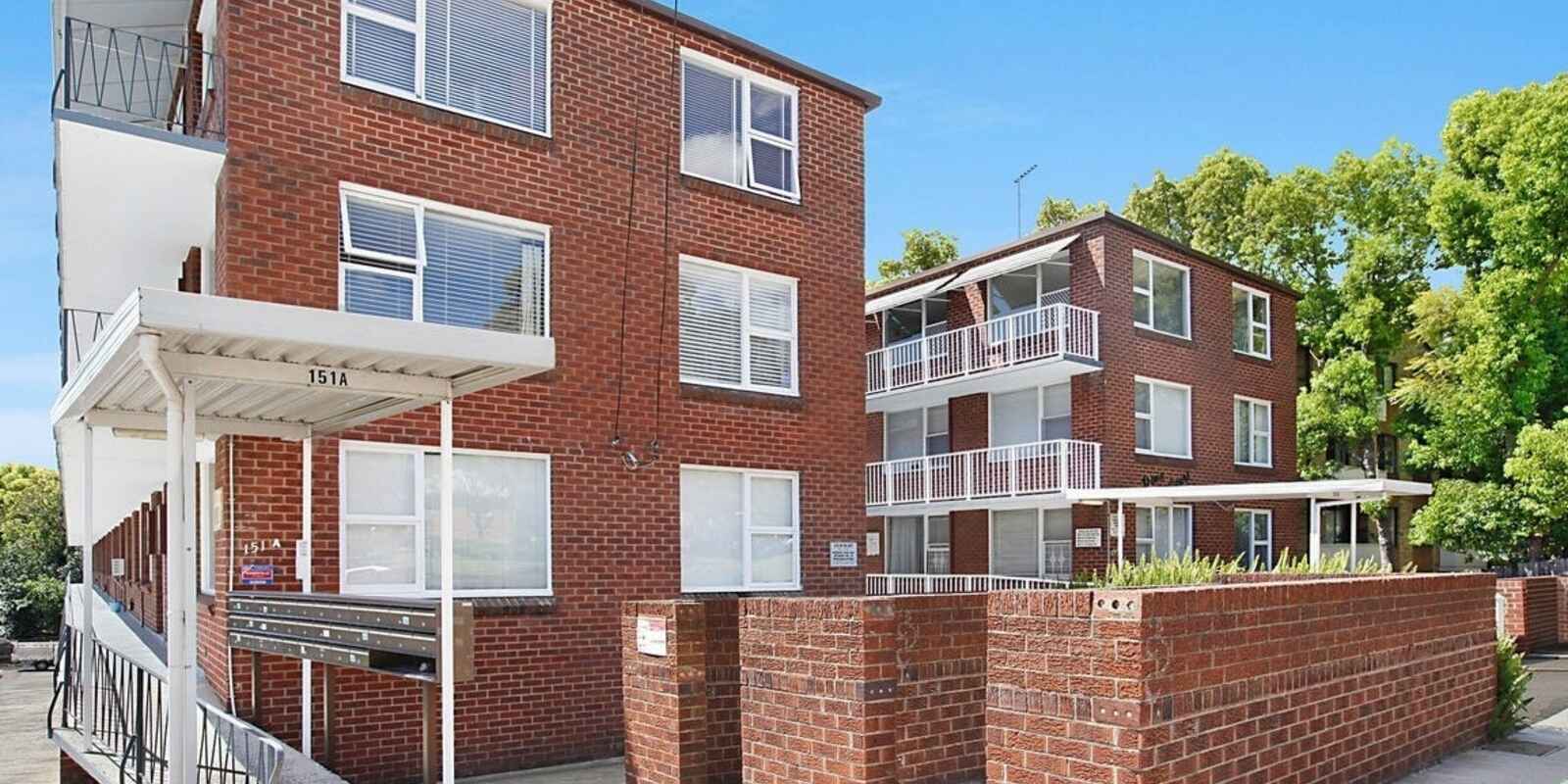 9/151a Smith Street Summer Hill