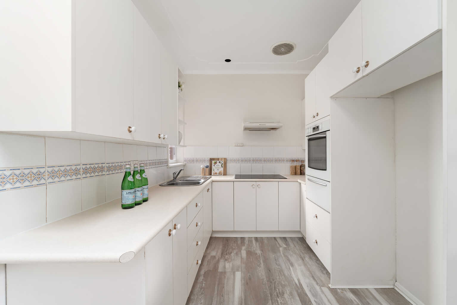 4/15 Solander Street Monterey