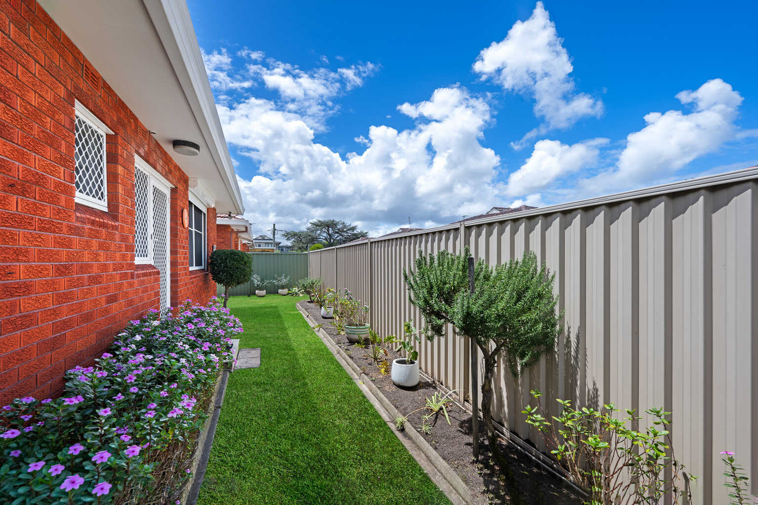 4/15 Solander Street Monterey