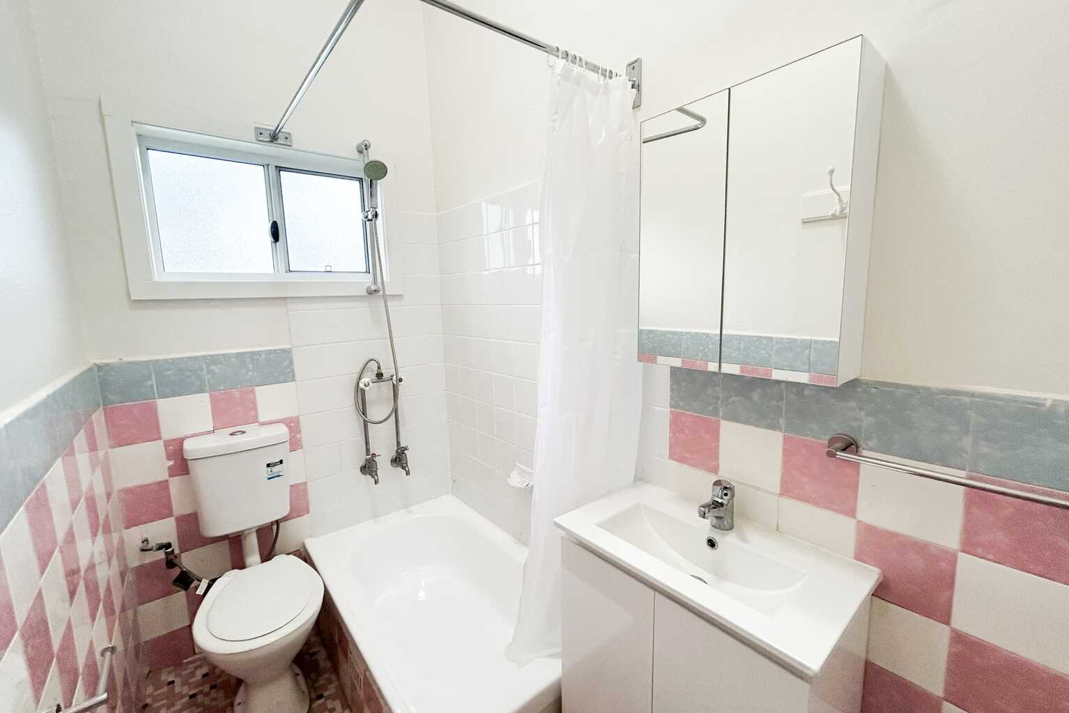 1/320 Annandale Street Annandale