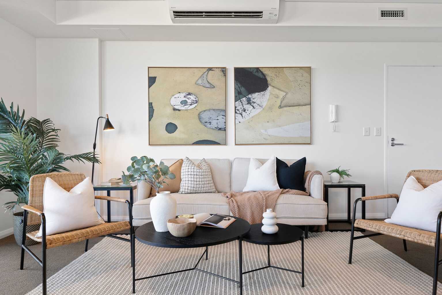 527/2E Charles Street Canterbury