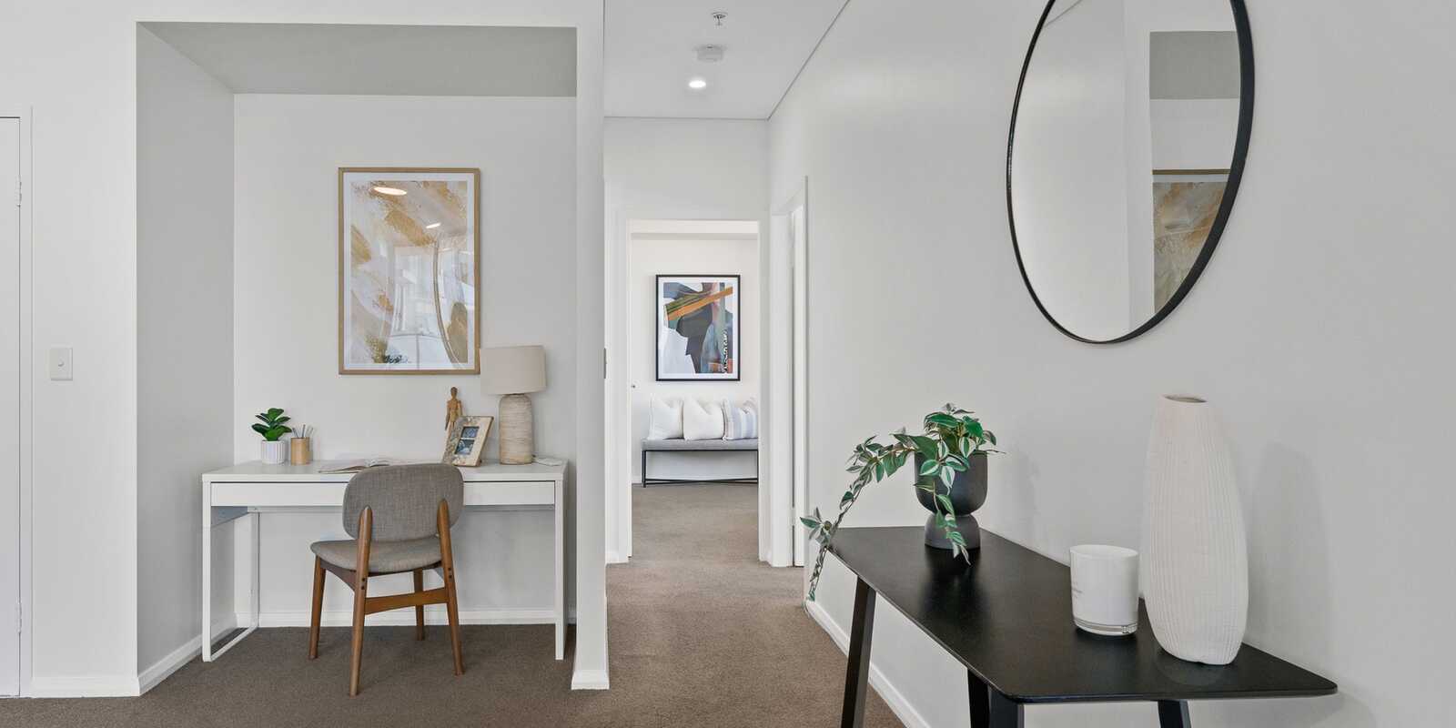 527/2E Charles Street Canterbury