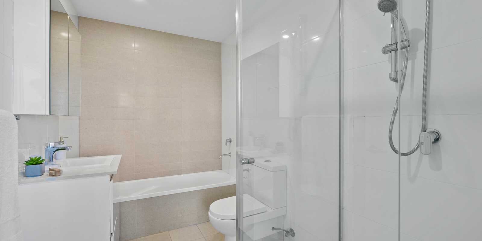 527/2E Charles Street Canterbury