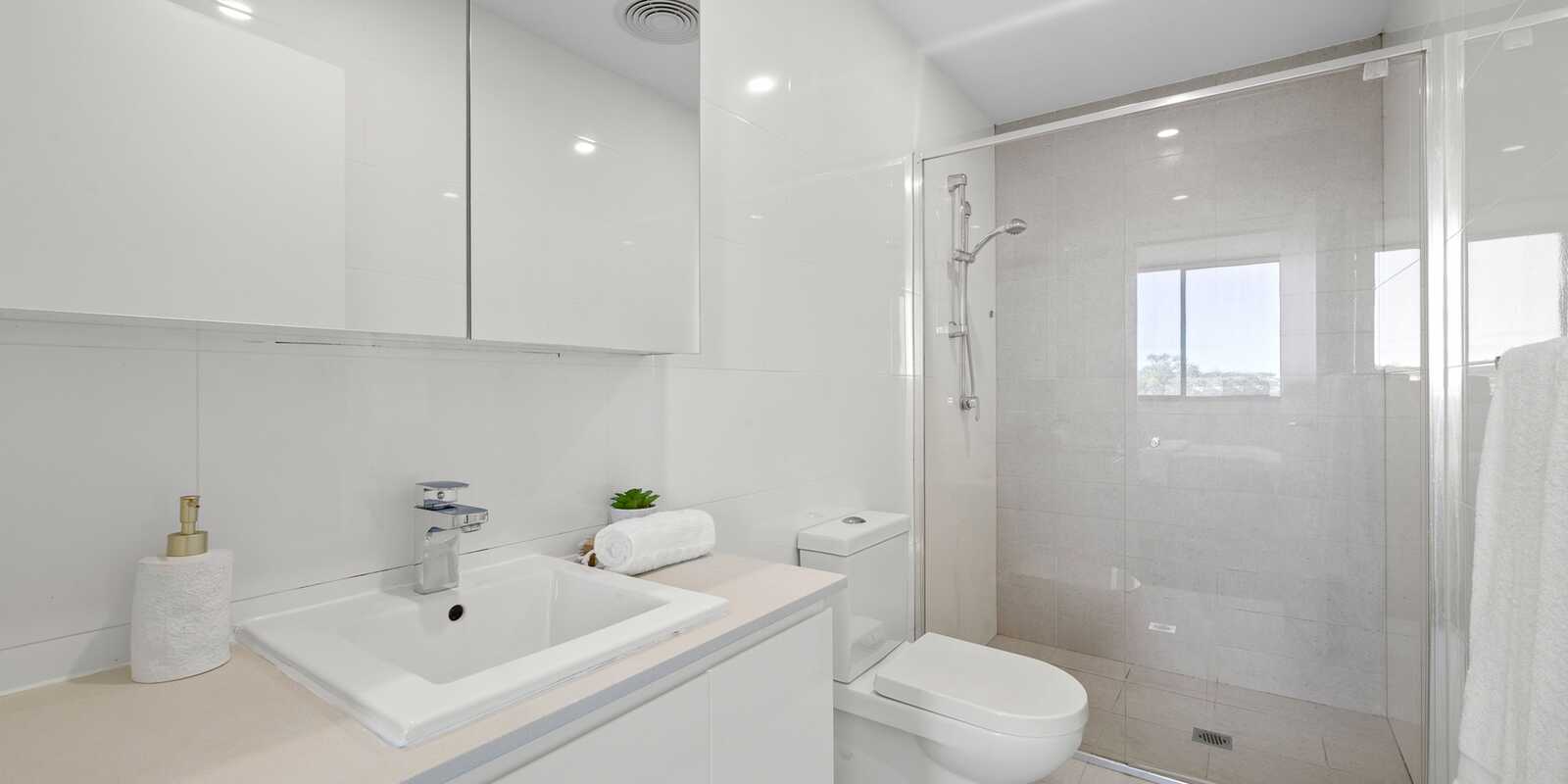 527/2E Charles Street Canterbury