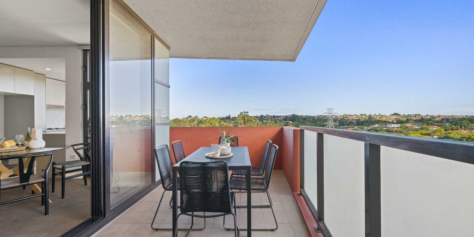 527/2E Charles Street Canterbury