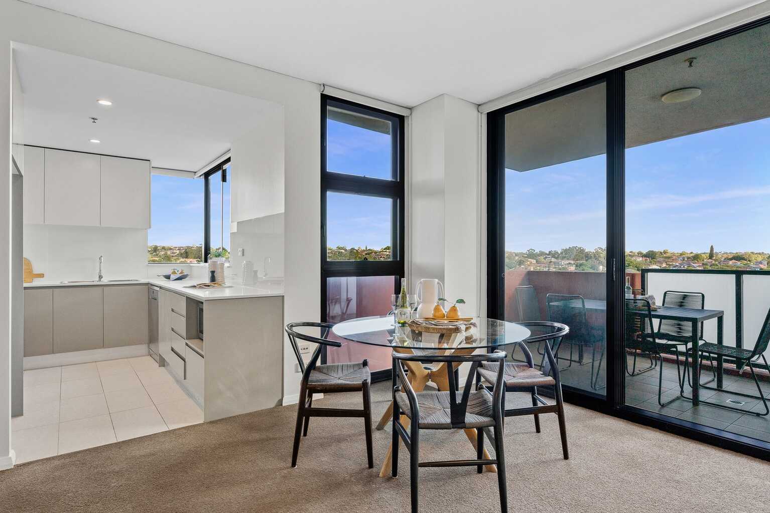 527/2E Charles Street Canterbury