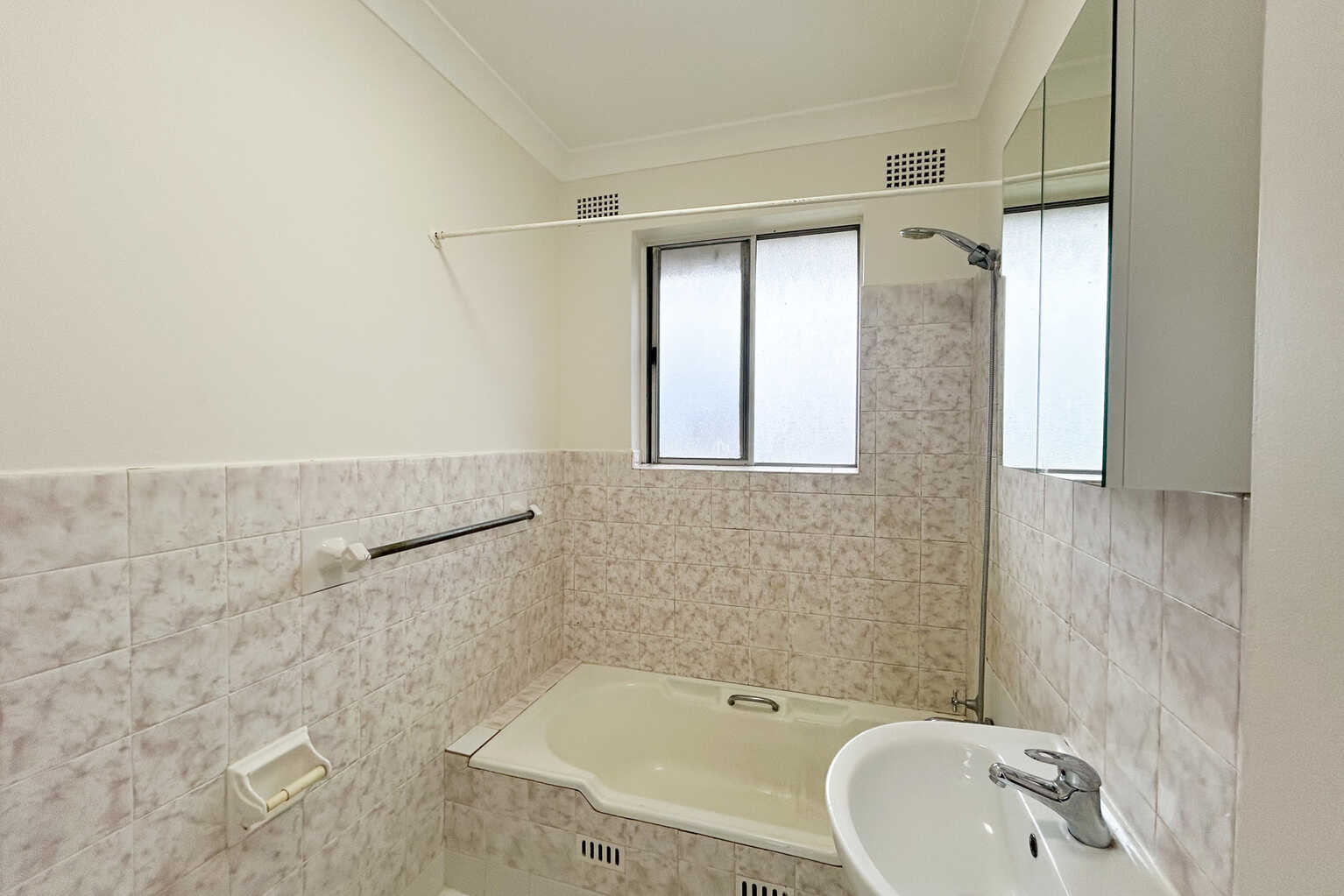 4/28 Ridgewell Street Roselands