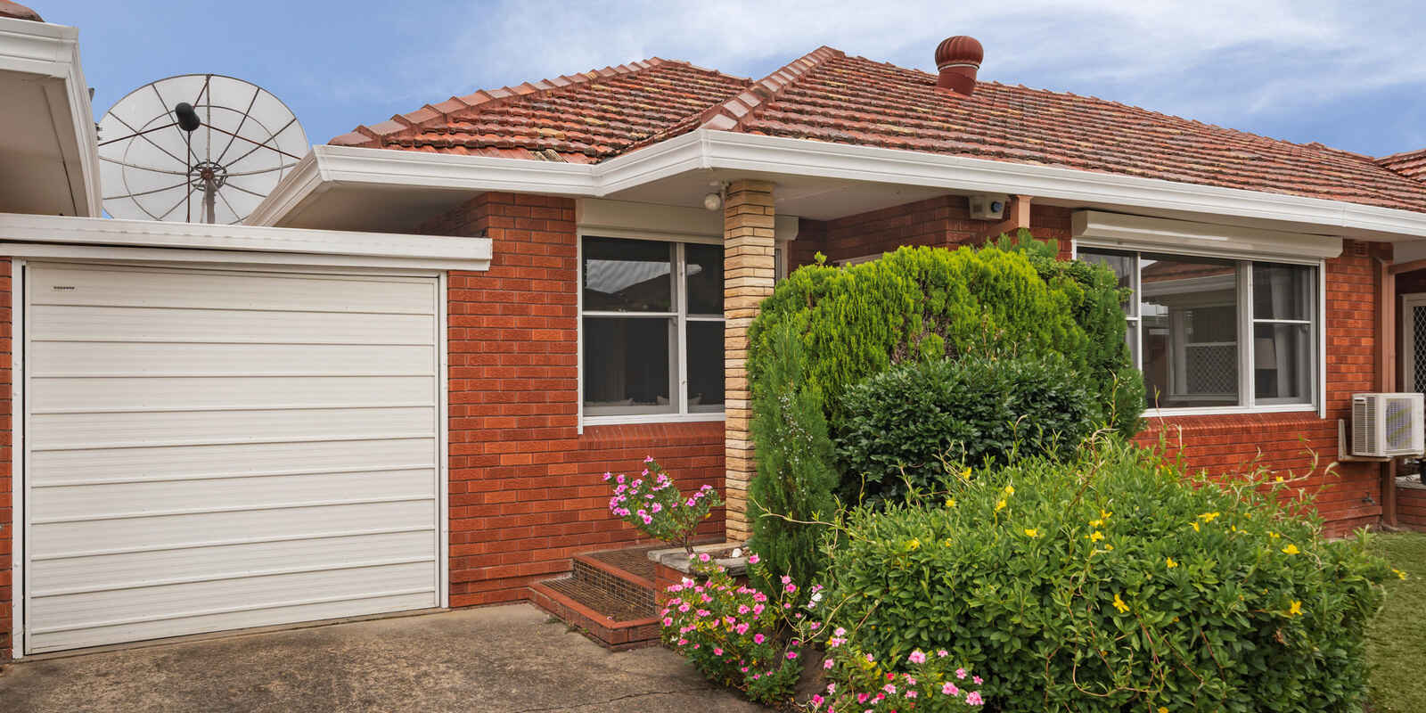 4/15 Solander Street Monterey