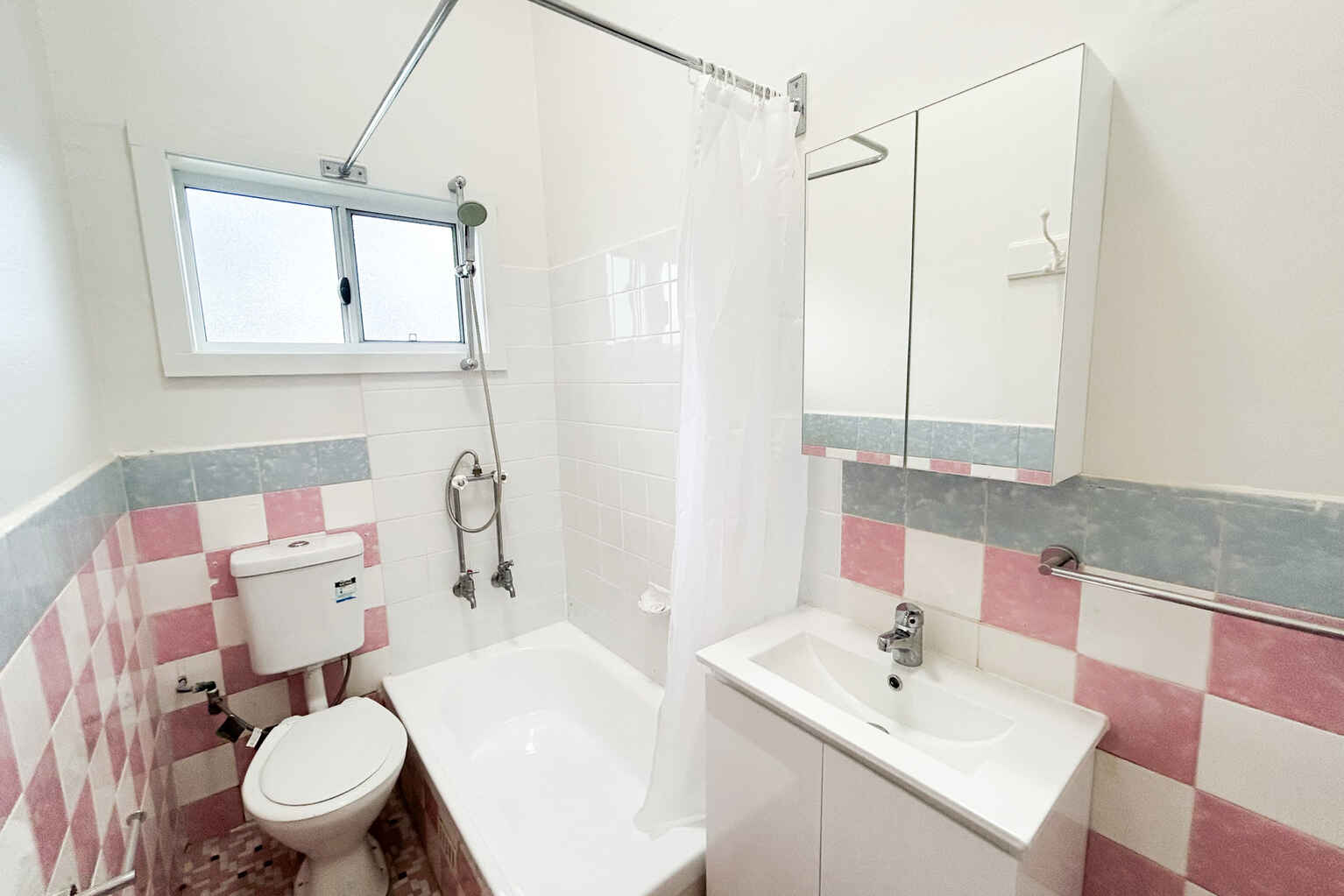 1/320 Annandale Street Annandale