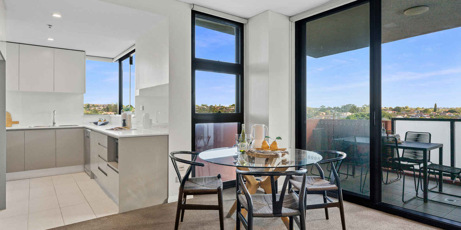 527/2E Charles Street Canterbury