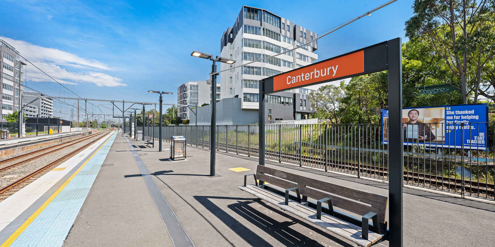 527/2E Charles Street Canterbury