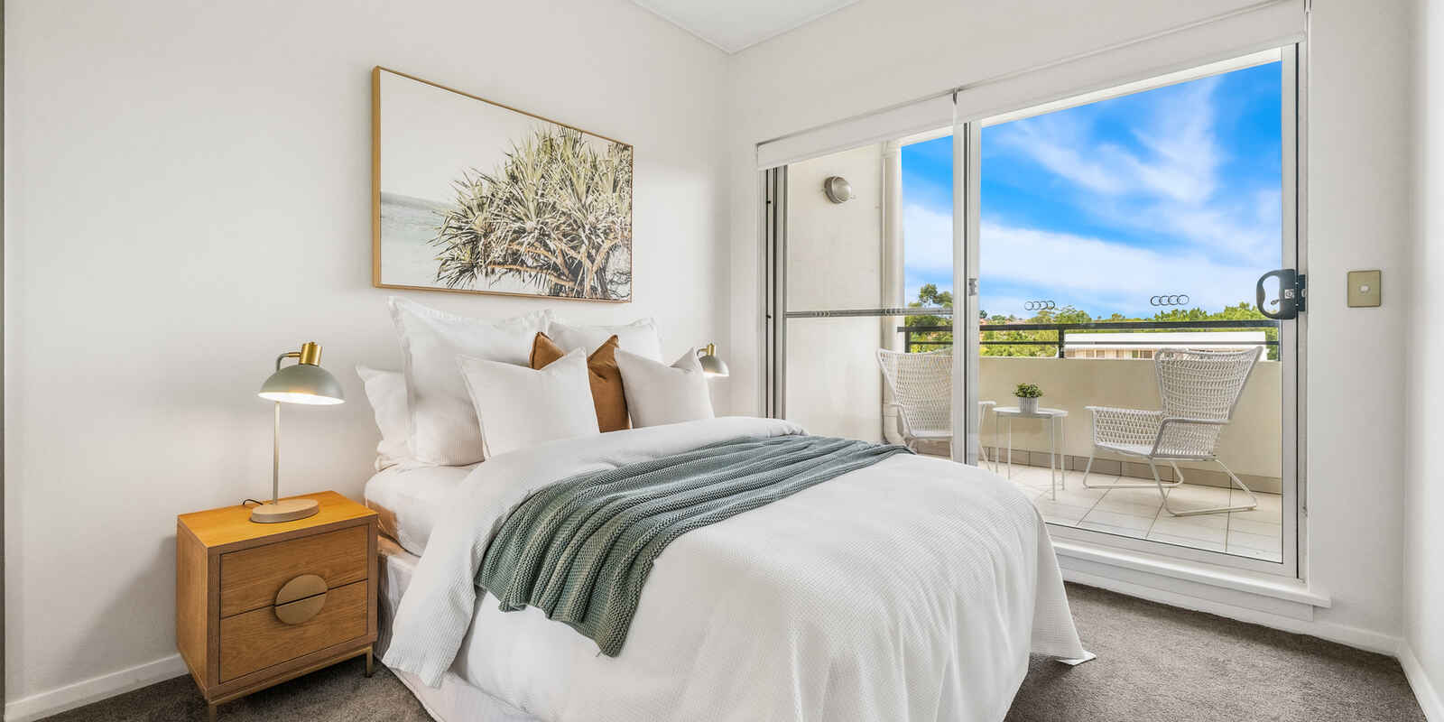 82/20 Close Street Canterbury 82/20 Close Street Canterbury