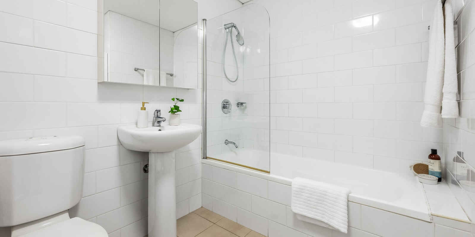 82/20 Close Street Canterbury 82/20 Close Street Canterbury