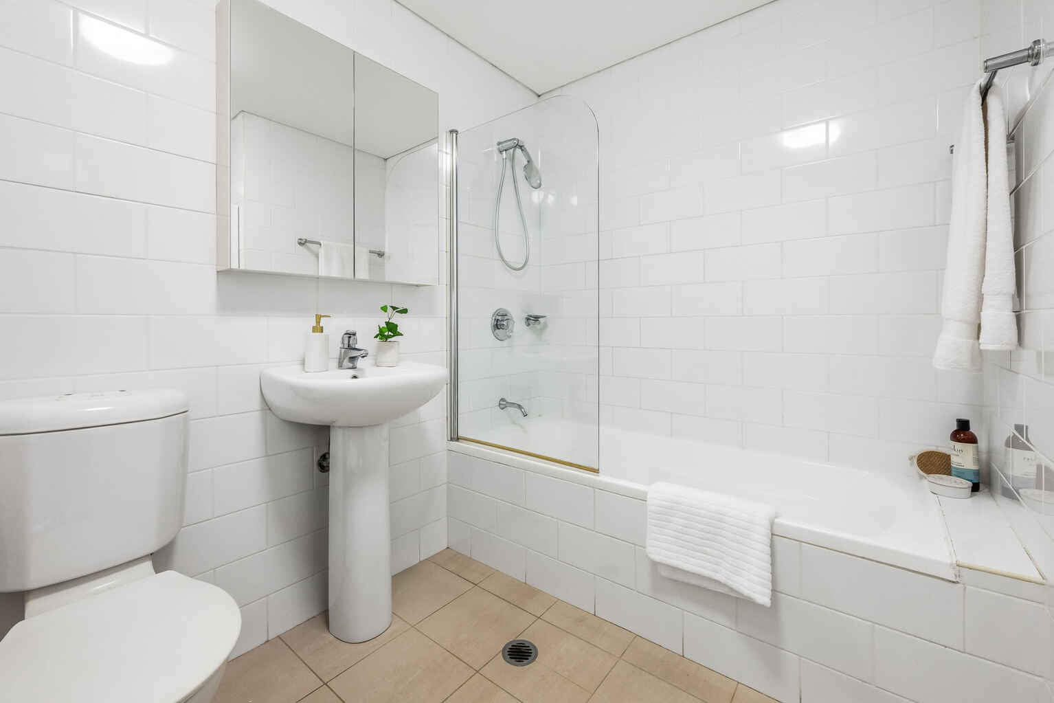 82/20 Close Street Canterbury 82/20 Close Street Canterbury