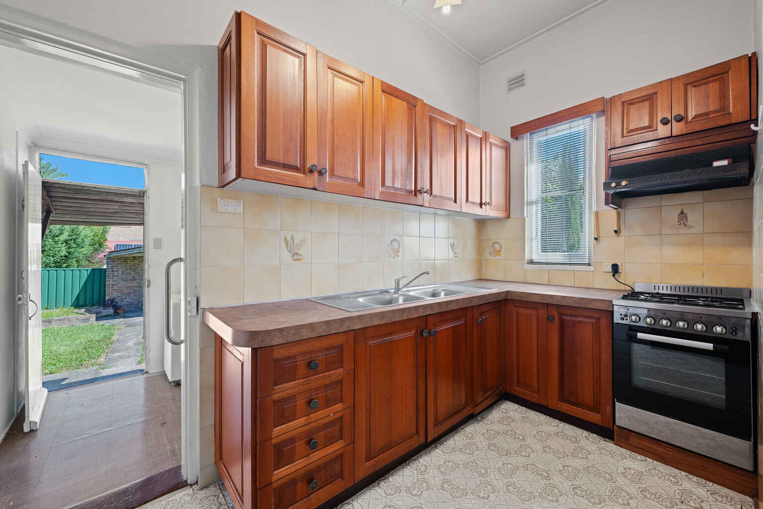 10 Unwin Street Canterbury