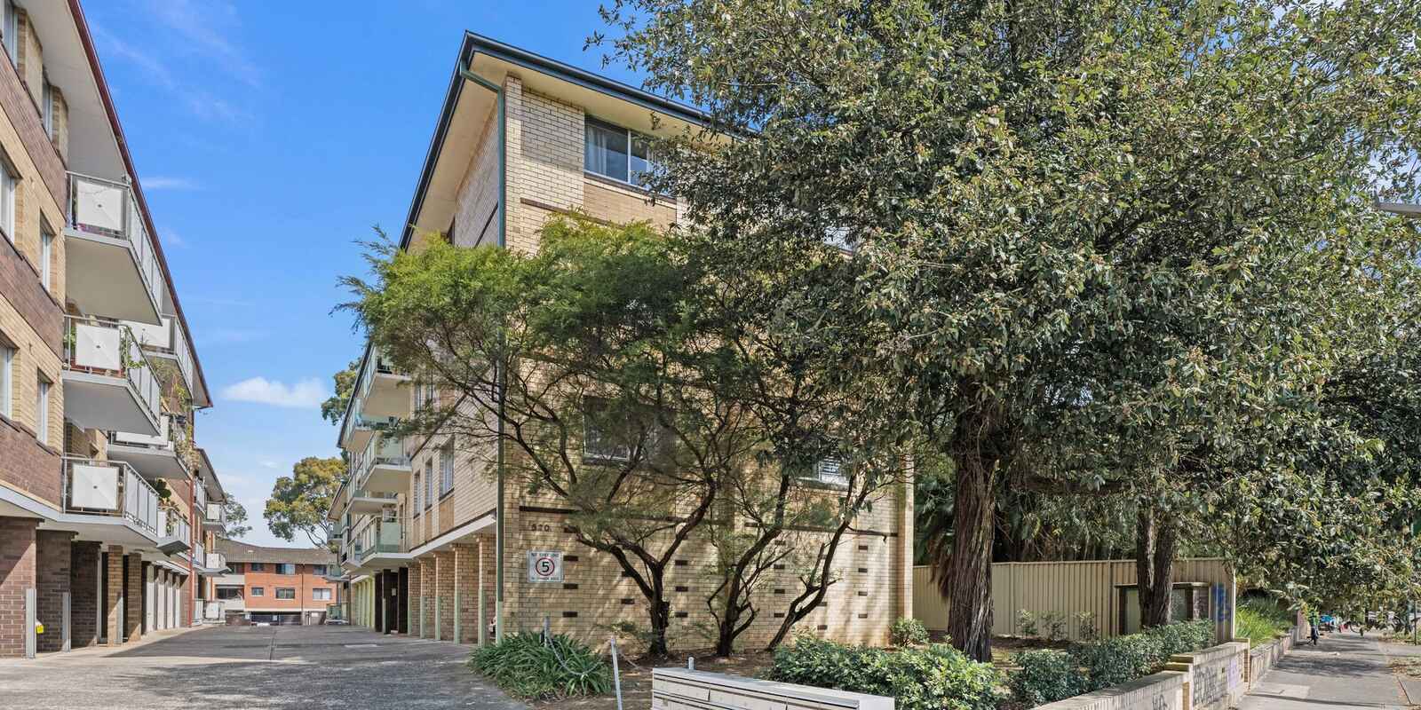 16/520 New Canterbury Road Dulwich Hill