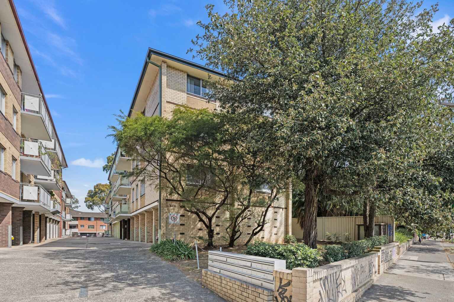 16/520 New Canterbury Road Dulwich Hill